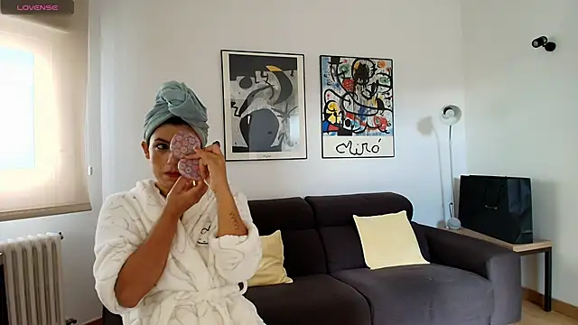 Snapshot of Arya_33 chatting on October 28, 9:46 am Arya 33 online show from October 28, 9:46 am