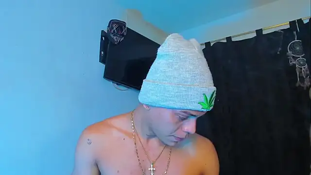 Snapshot of visaelX chatting on December 5, 2:31 am visaelX online show from December 5, 2:31 am