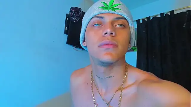 Snapshot of visaelX chatting on December 5, 6:21 am visaelX online show from December 5, 6:21 am