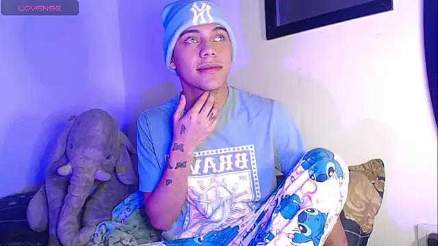 Snapshot of visaelX chatting on March 8, 1:39 am visaelX online show from March 8, 1:39 am