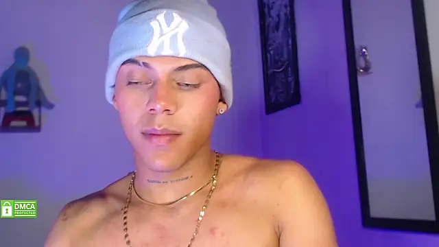 Snapshot of visaelX chatting on March 22, 10:28 am visaelX online show from March 22, 10:28 am