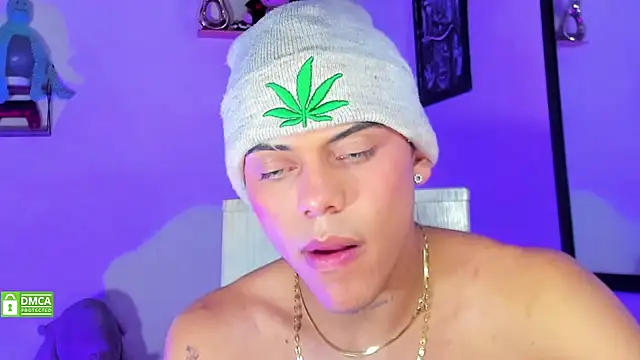 Snapshot of visaelX chatting on March 22, 4:37 pm visaelX online show from March 22, 4:37 pm