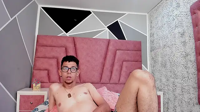 Snapshot of Derek_and_Skarlet chatting on January 20, 4:45 pm Derek and Skarlet online show from January 20, 4:45 pm