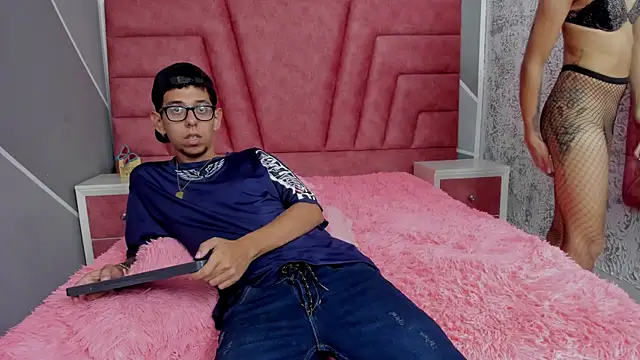 Snapshot of Derek_and_Skarlet chatting on February 16, 3:05 pm Derek and Skarlet online show from February 16, 3:05 pm