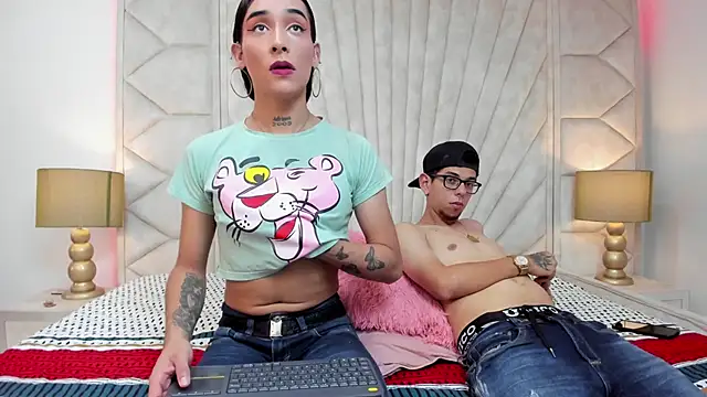 Snapshot of Derek_and_Skarlet chatting on February 28, 6:31 pm Derek and Skarlet online show from February 28, 6:31 pm