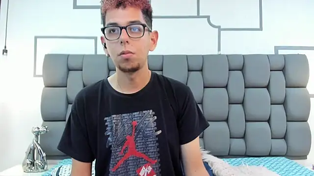 Snapshot of Derek_and_Skarlet chatting on September 16, 3:02 pm Derek and Skarlet online show from September 16, 3:02 pm