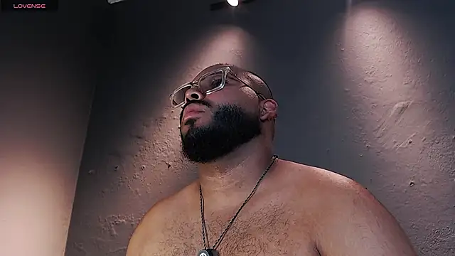 Snapshot of DilanJonnes_ chatting on March 5, 9:33 pm DilanJonnes online show from March 5, 9:33 pm