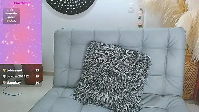 Isabelhot1 online show from February 12, 7:24 pm