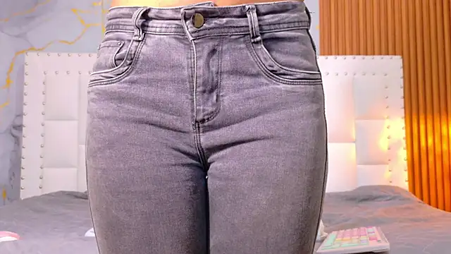 Snapshot of indianschoolgirl chatting on September 16, 7:48 pm indianschoolgirl online show from September 16, 7:48 pm