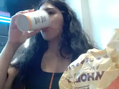 yazmin z com124 online show from January 3, 1:47 pm