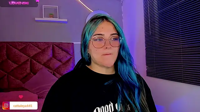 cattaleya    online show from January 17, 4:17 am