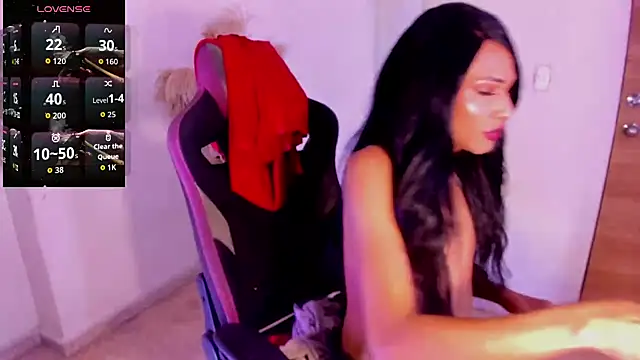 carolinemiller7 online show from November 23, 10:20 pm