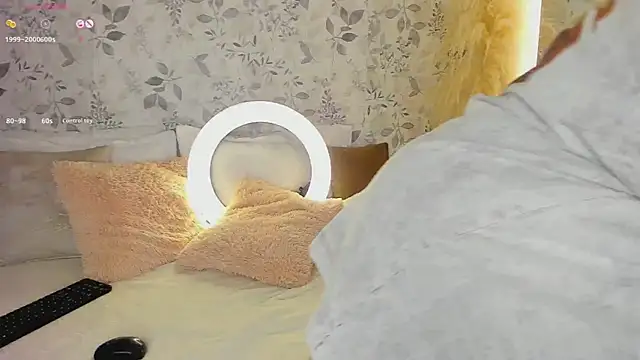 Snapshot of HannaSexTime chatting on January 28, 1:39 am HannaSexTime online show from January 28, 1:39 am