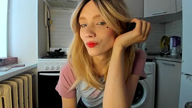  Alice Kitty online show from January 3, 9:25 am