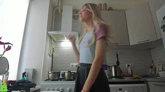  Alice Kitty online show from February 9, 12:30 pm