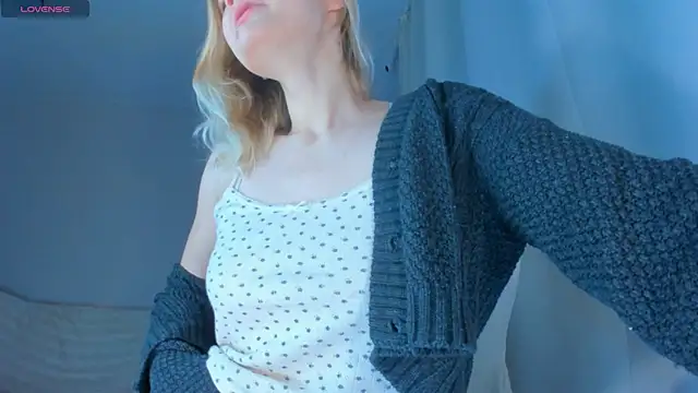 JennyWoody online show from December 16, 2:16 am