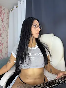 UrNewFantasy online show from August 2, 3:54 pm