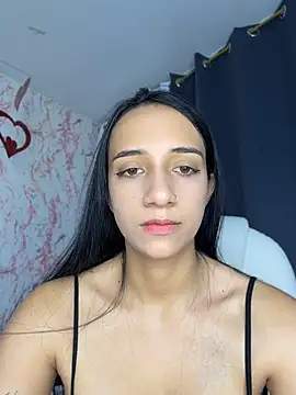 UrNewFantasy online show from August 3, 4:00 pm