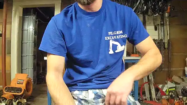 Snapshot of Bigoleslong98765 chatting on November 25, 6:35 am Bigoleslong98765 online show from November 25, 6:35 am