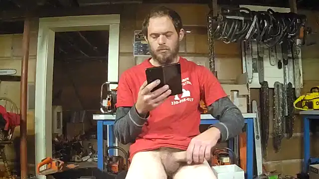 Snapshot of Bigoleslong98765 chatting on December 3, 12:51 am Bigoleslong98765 online show from December 3, 12:51 am