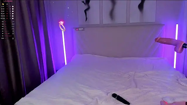 EmmaBarbs online show from November 12, 8:52 pm