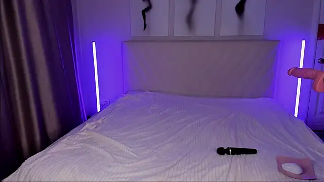 EmmaBarbs online show from June 11, 12:32 am