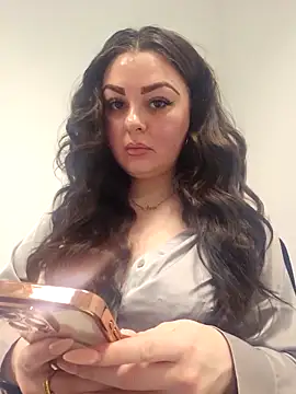 Snapshot of Britishbella chatting on February 5, 3:16 pm Britishbella online show from February 5, 3:16 pm