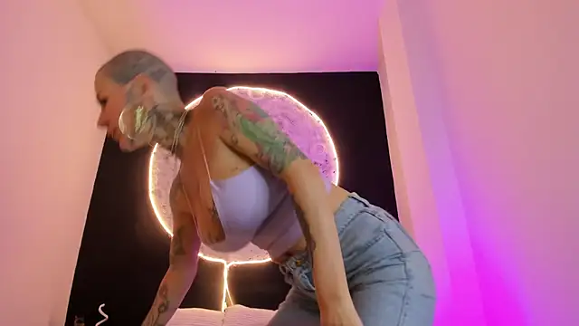 GinebraaFox  online show from March 10, 2:48 pm