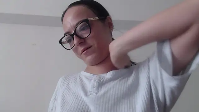 Snapshot of IzabelllNoir chatting on June 5, 9:26 am IzabelllNoir online show from June 5, 9:26 am