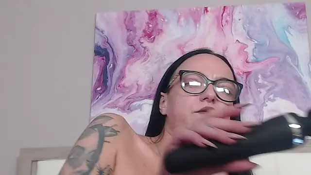 IzabelllNoir online show from July 10, 9:45 am