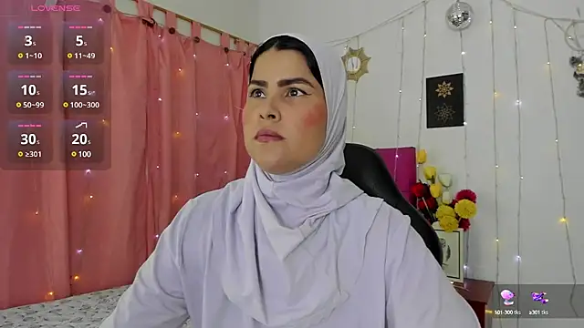 AishaAmin  online show from January 28, 12:11 pm