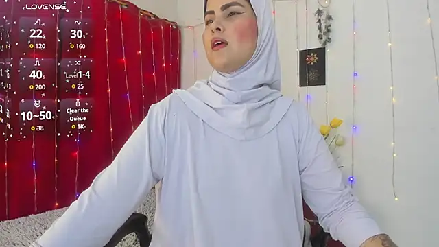 AishaAmin  online show from April 23, 12:29 pm