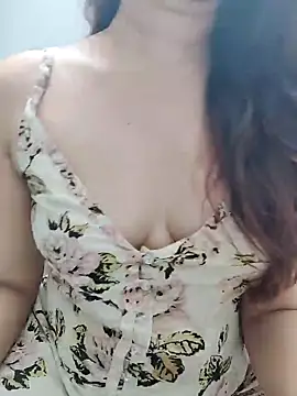 Brown Maxi online show from May 31, 6:09 pm