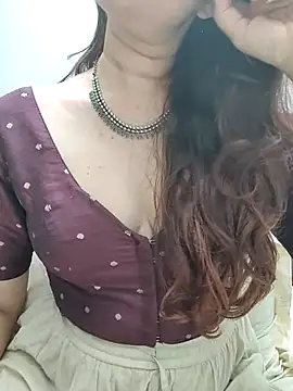 Brown Maxi online show from June 16, 3:47 pm