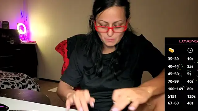 Snapshot of YourDreamLoverr chatting on November 13, 1:15 am YourDreamLoverr online show from November 13, 1:15 am