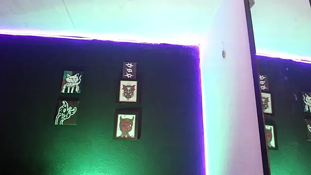 Snapshot of niakat_ chatting on December 4, 4:38 pm niakat online show from December 4, 4:38 pm