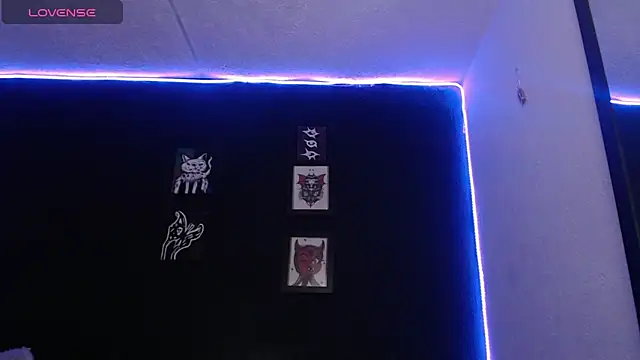 Snapshot of niakat_ chatting on December 17, 1:18 am niakat online show from December 17, 1:18 am