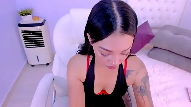 Sara LipsX online show from February 22, 8:42 pm