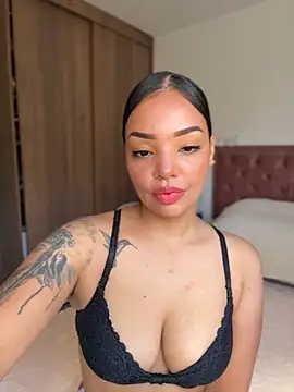 Sara LipsX online show from June 21, 7:49 pm