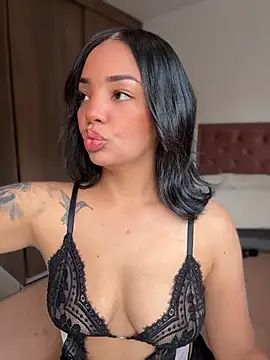 Sara LipsX online show from June 26, 10:36 pm