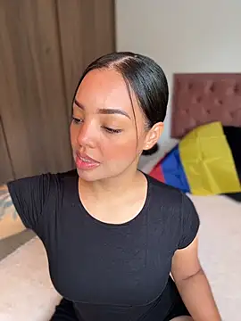 Sara LipsX online show from July 3, 8:48 pm