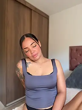 Sara LipsX online show from July 5, 9:33 pm