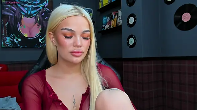 Angel Sapphire  online show from March 12, 9:55 am