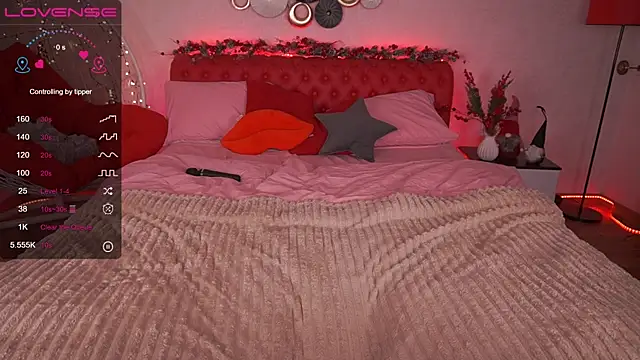 Snapshot of ChloeBrightt chatting on December 24, 3:16 am ChloeBrightt online show from December 24, 3:16 am