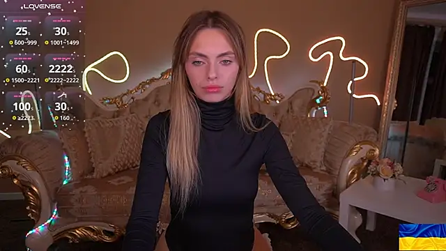 Snapshot of ChloeBrightt chatting on October 1, 7:53 pm ChloeBrightt online show from October 1, 7:53 pm