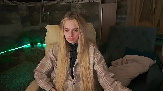 Snapshot of ChloeBrightt chatting on November 20, 8:41 pm ChloeBrightt online show from November 20, 8:41 pm