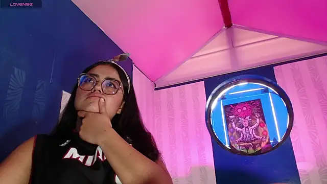 vitoria23  online show from May 21, 1:51 pm