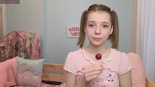 Snapshot of PrincessLittleKiki chatting on October 11, 7:07 am PrincessLittleKiki online show from October 11, 7:07 am