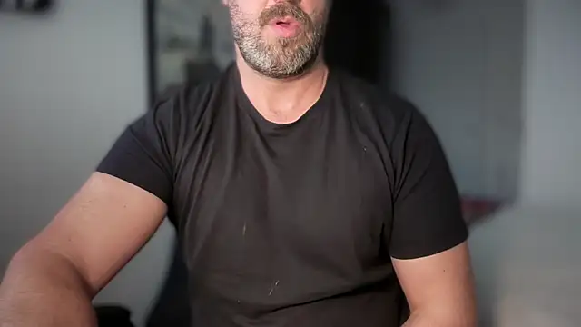 Snapshot of Mr_Beef chatting on December 1, 9:58 am Mr Beef online show from December 1, 9:58 am