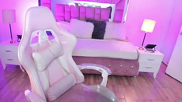 Aliciia cute1 online show from February 15, 1:10 am